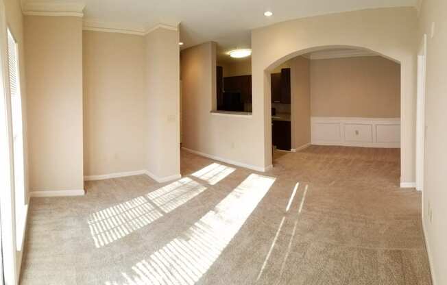 Luxury Apartments in Newnan| Stillwood Farms Apartments | Arched Dinning Room Entry