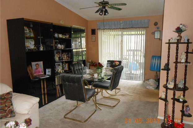 1005 RED OAK CIR
