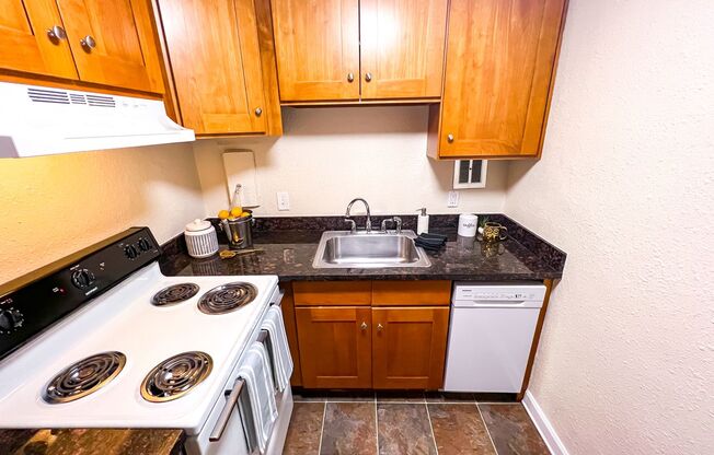 2 beds, 1 bath, 700 sqft, $2,495, Unit 104