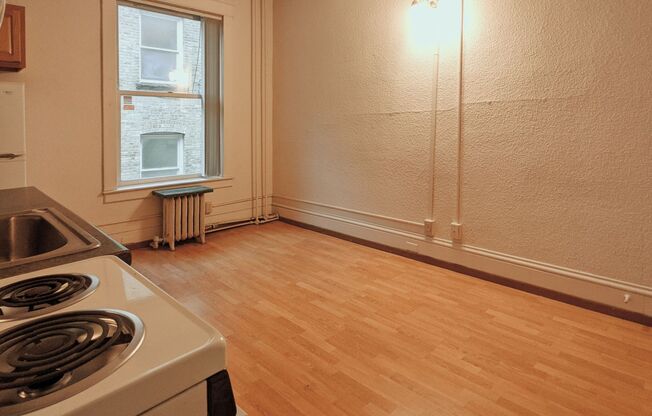 1 bed, 1 bath, 270 sqft, $540, Unit 415
