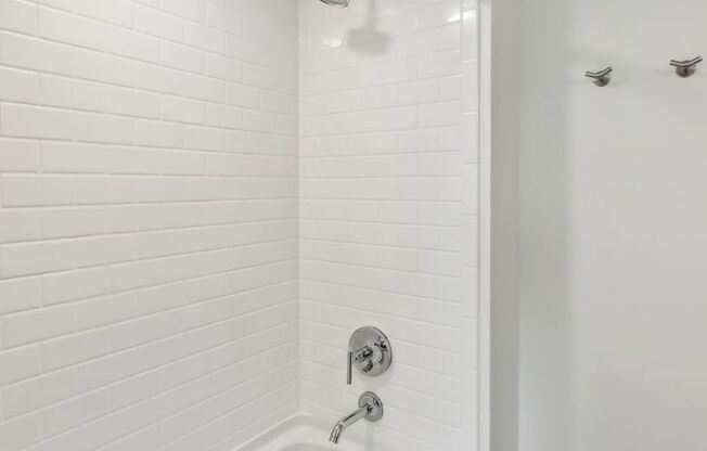 2 beds, 2 baths, 755 sqft, $1,869, Unit 410