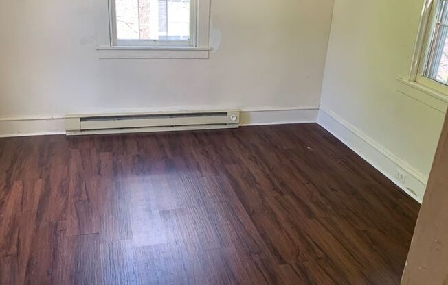 1 bed, 1 bath, 1 sqft, $850