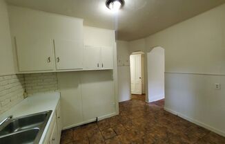 2 beds, 1 bath, $1,100, Unit Down