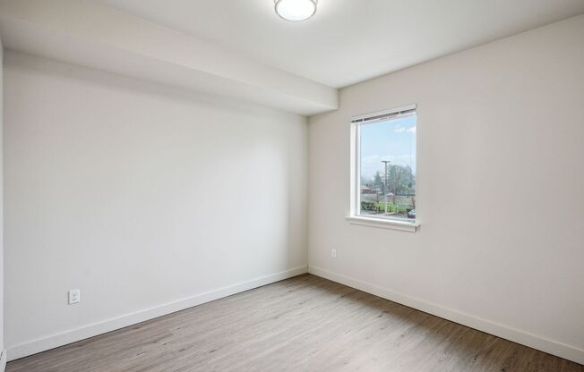 1 bed, 1 bath, 690 sqft, $1,595