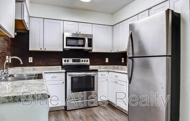 916 Hilltop Dr.