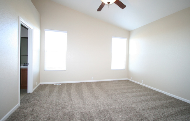 3 beds, 2 baths, $2,095