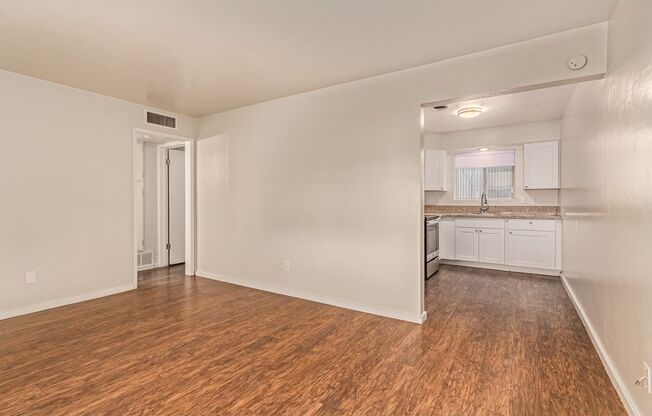 1 bed, 1 bath, $1,150, Unit C