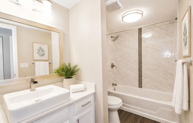 2 beds, 1 bath, 860 sqft, $1,365, Unit 5-409