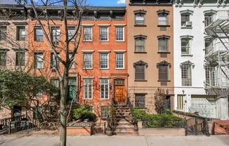 219 E 31 ST