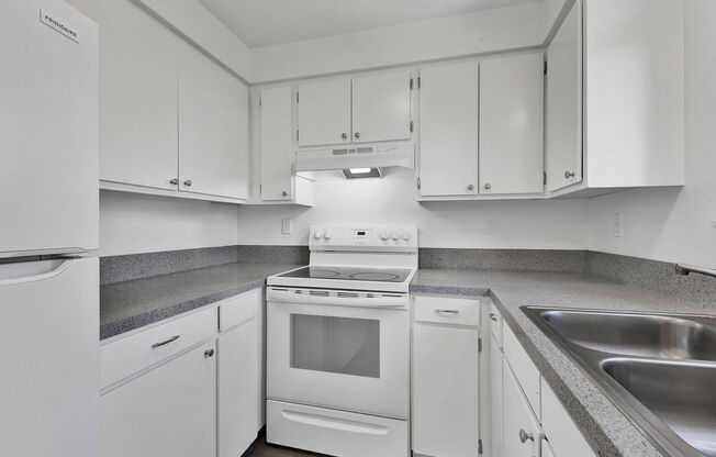 3 beds, 1.5 baths, 1,200 sqft, $1,750, Unit 5454-3