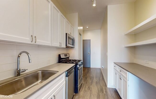 1 bed, 1 bath, 642 sqft, $1,995, Unit 830-204