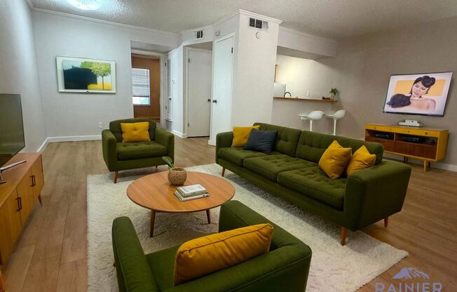1 bed, 1 bath, 700 sqft, $899, Unit LAW11-213