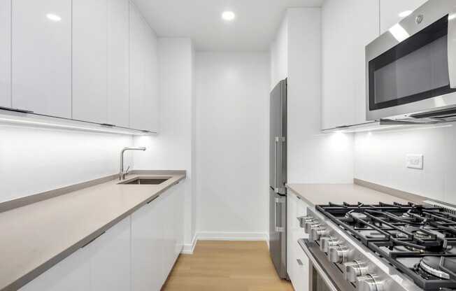 Studio, 1 bath, $3,750, Unit P7G