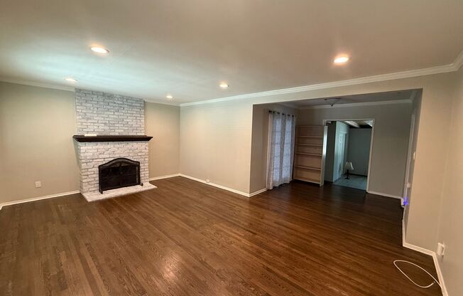 Lovely 3 Bedroom House w/ Finished Garage