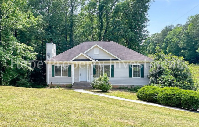 NEWNAN- 80 Corn Crib Dr 3/2 with basement.