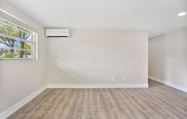 2 beds, 1 bath, 614 sqft, $1,499, Unit Ren705