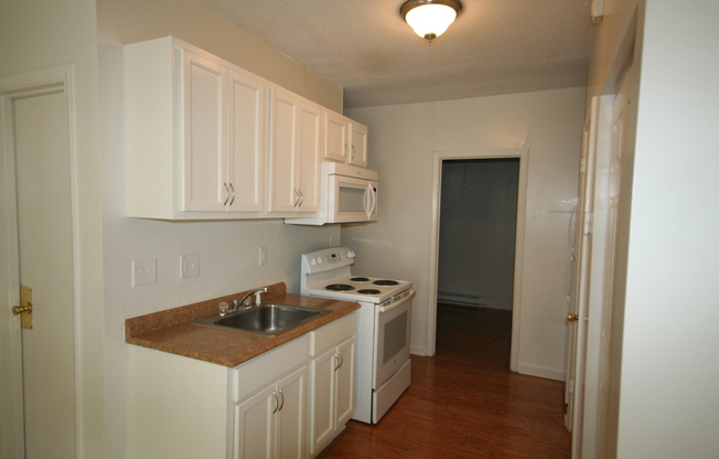 1 bed, 1 bath, 388 sqft, $965, Unit 19
