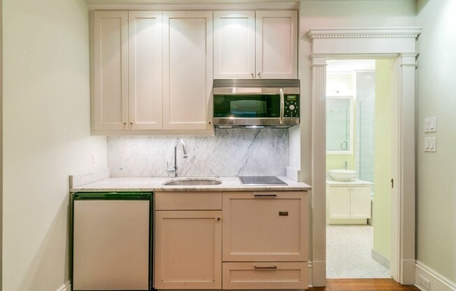 1 bed, 1 bath, 445 sqft, $2,845, Unit 408