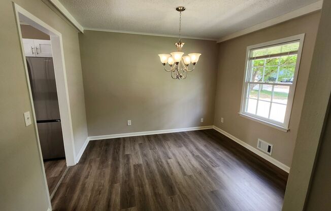 Spacious 4BR Home with Fireplace in Ellenwood
