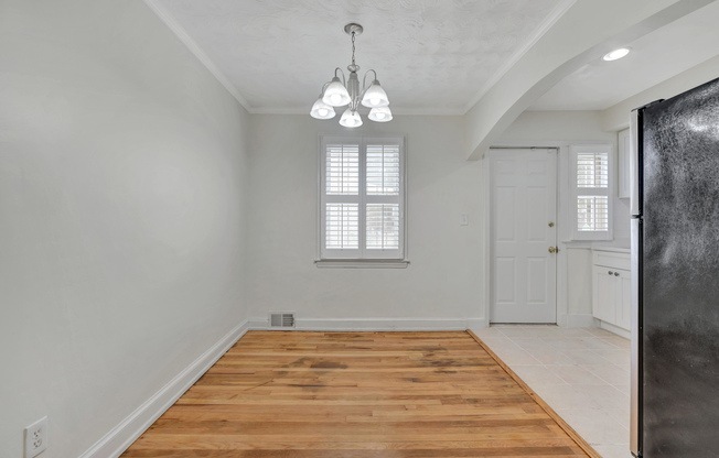 1516 HOWARD RD SE