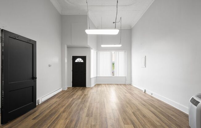 Studio, 1 bath, 1,000 sqft, $649, Unit 111 S McDonald St