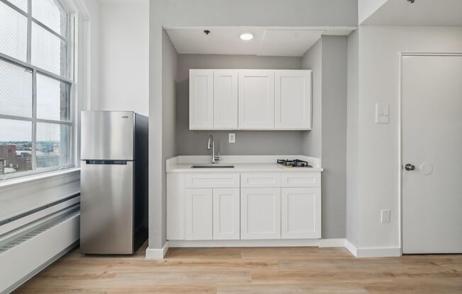 Studio, 1 bath, 282 sqft, $1,295, Unit 311