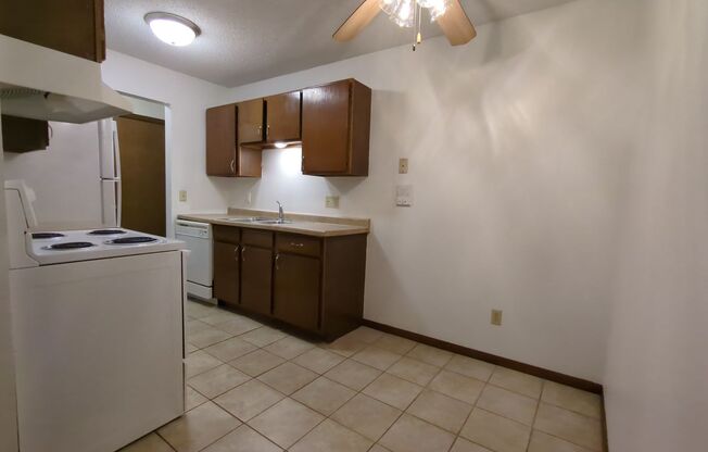 1 bed, 1 bath, 580 sqft, $775, Unit 1034-040