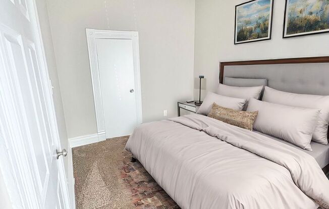 10-16 E Fountain Blvd.