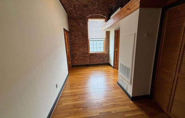 1 bed, 1 bath, 755 sqft, $1,550, Unit 4107