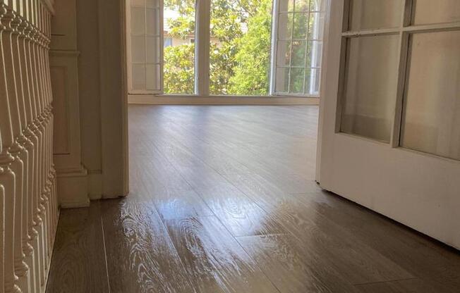 232 S Berendo St Apt 3