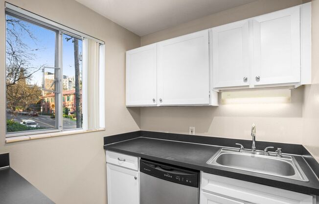 1 bed, 1 bath, 587 sqft, $1,395, Unit 306