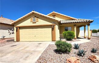 Single-story 3 bedroom home avaible for immedate move-in