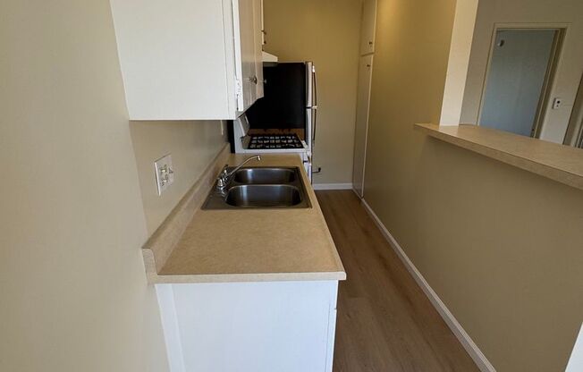 1 bed, 1 bath, 700 sqft, $1,695, Unit 62