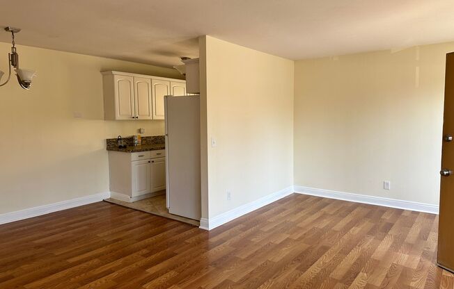 2 beds, 1 bath, $2,500