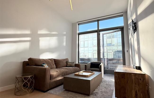 1 bed, 1 bath, 701 sqft, $5,000, Unit 533