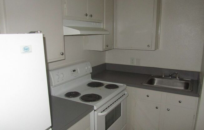 1 bed, 1 bath, 725 sqft, $749, Unit 222