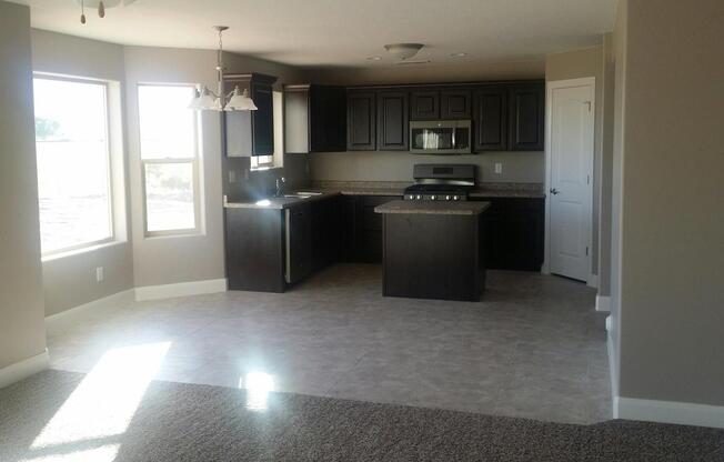 3 beds, 2.5 baths, 1,478 sqft, $1,655