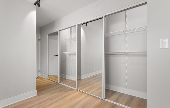 3 beds, 1.5 baths, 1,001 sqft, $3,500, Unit 20C