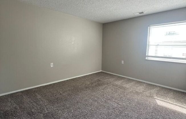 2 beds, 2 baths, 966 sqft, $1,100, Unit 1012