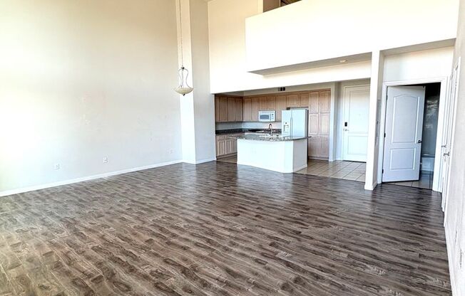 Beautiful, 2 story penthouse loft at the Manhattan condos on the south strip.