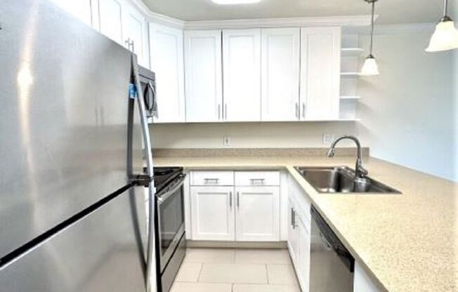 Spacious 1 Bedroom/1 Bath Apartment in Belmont Hills Available!