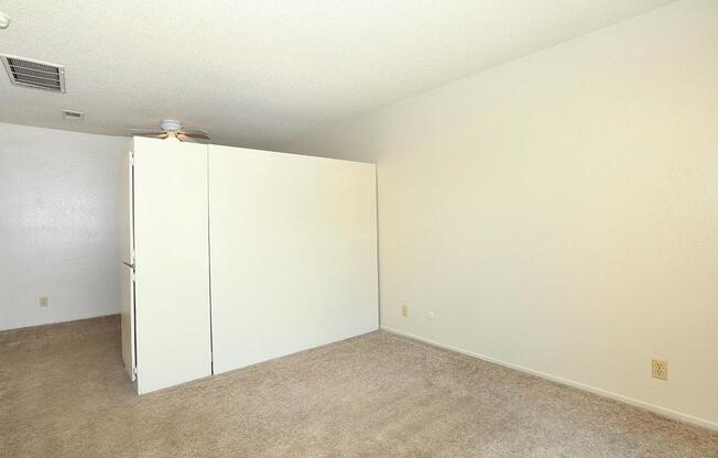 Studio, 1 bath, 400 sqft, $1,185