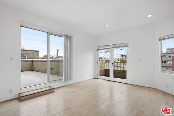 20 28th Ave