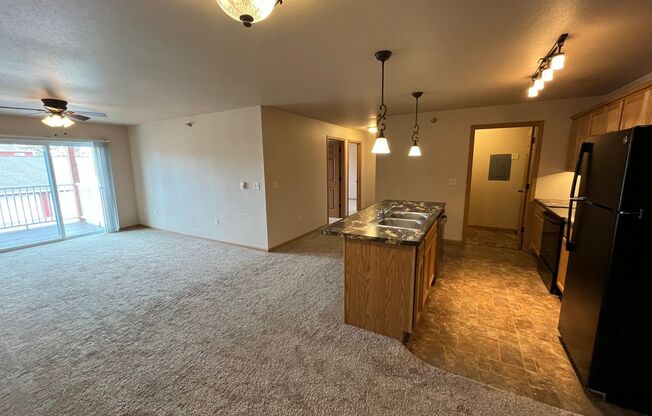 2 beds, 1 bath, 986 sqft, $1,275