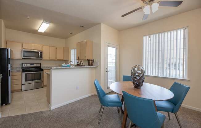 Stoneridge model 2 kitchen and dining room