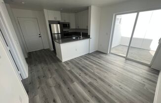 1 bed/ 1 bath, in-unit washer/dryer, and AC just $2050!