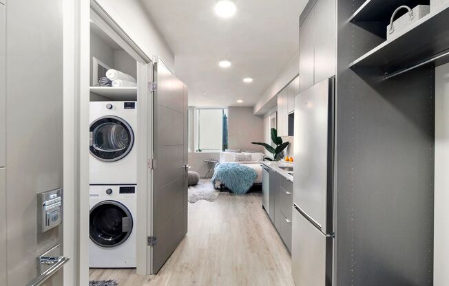 Studio, 1 bath, 295 sqft, $1,250, Unit 201