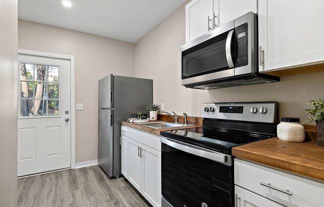 2 Bedroom 1 Bath Townhouse for rent