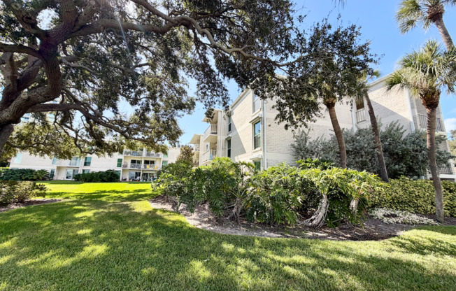 2 Bedroom Condo on Bayshore!