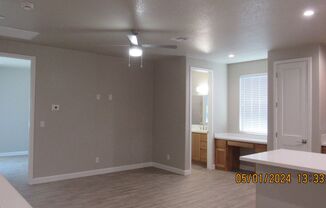 1 bed, 1 bath, 779 sqft, $1,400, Unit B